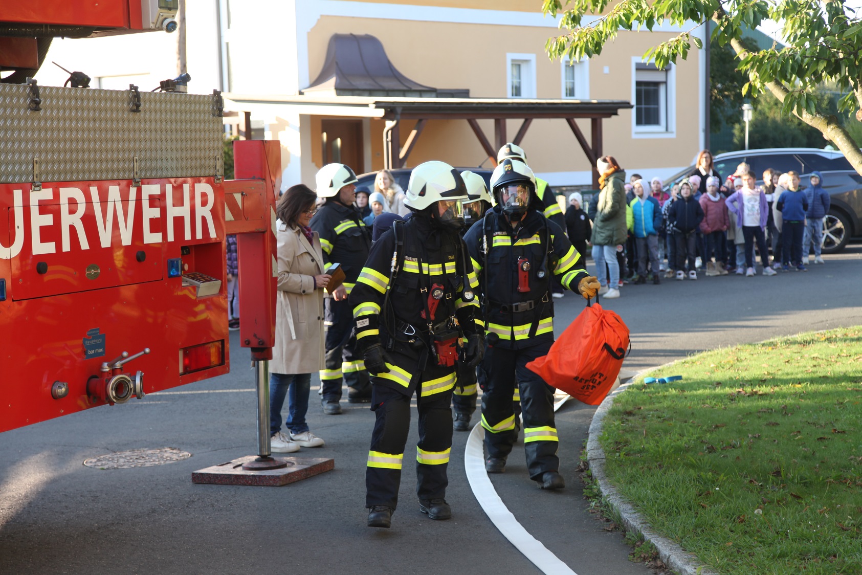 Evakuierung der Volksschule Jennersdorf...