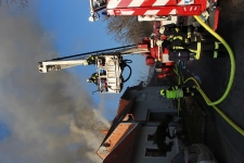 Schwierig zu löschender Dachstuhlbrand in Eltendorf _30